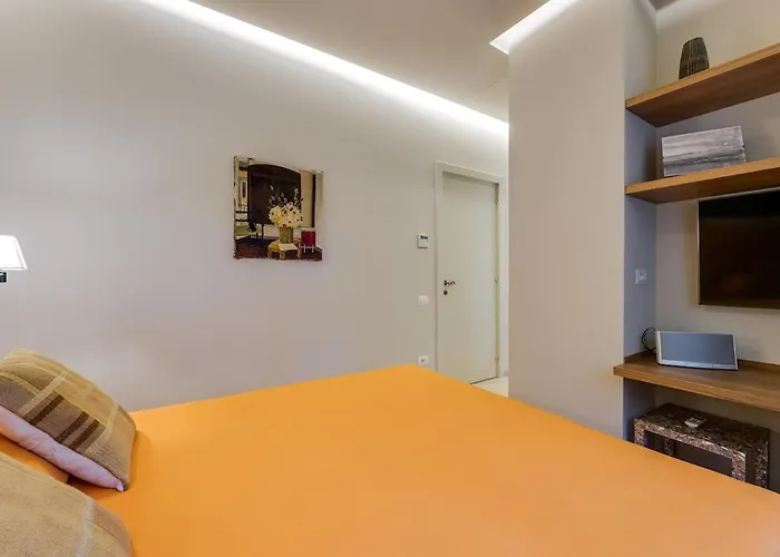 Borghese Flat In Luxury With Garden Apartment