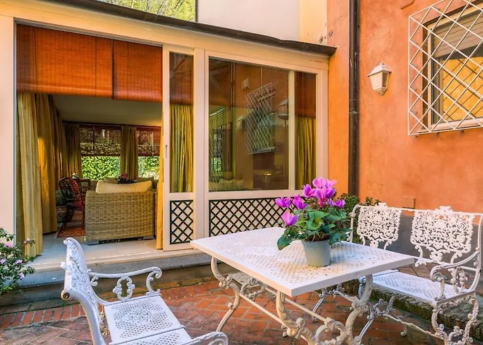Borghese Flat In Luxury With Garden Apartment