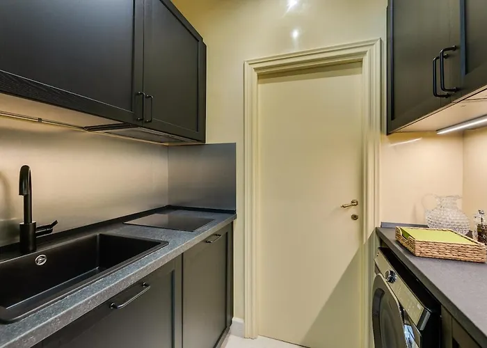 Borghese Flat In Luxury With Garden